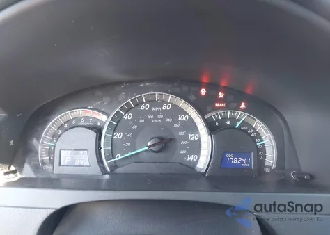 2013 Toyota Camry Se z USA, uszkodzony, nr VIN 4T1BF1FK5DU683930